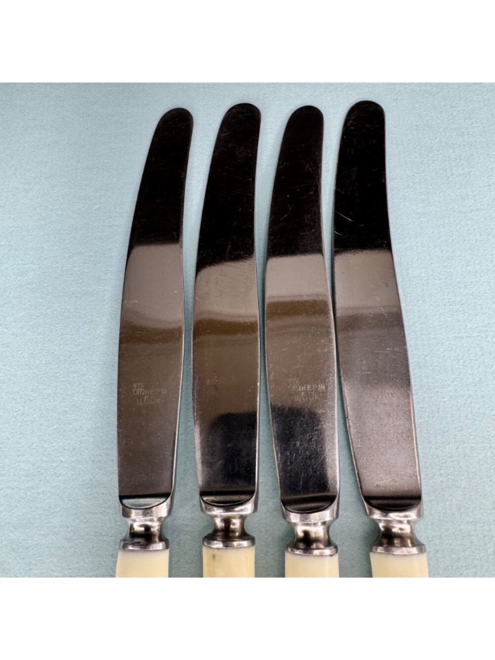 4 Vtg Russian USSR Soviet StainlessSteel Bakelite Handle Knives Cutlery Flatware - Picture 4 of 10